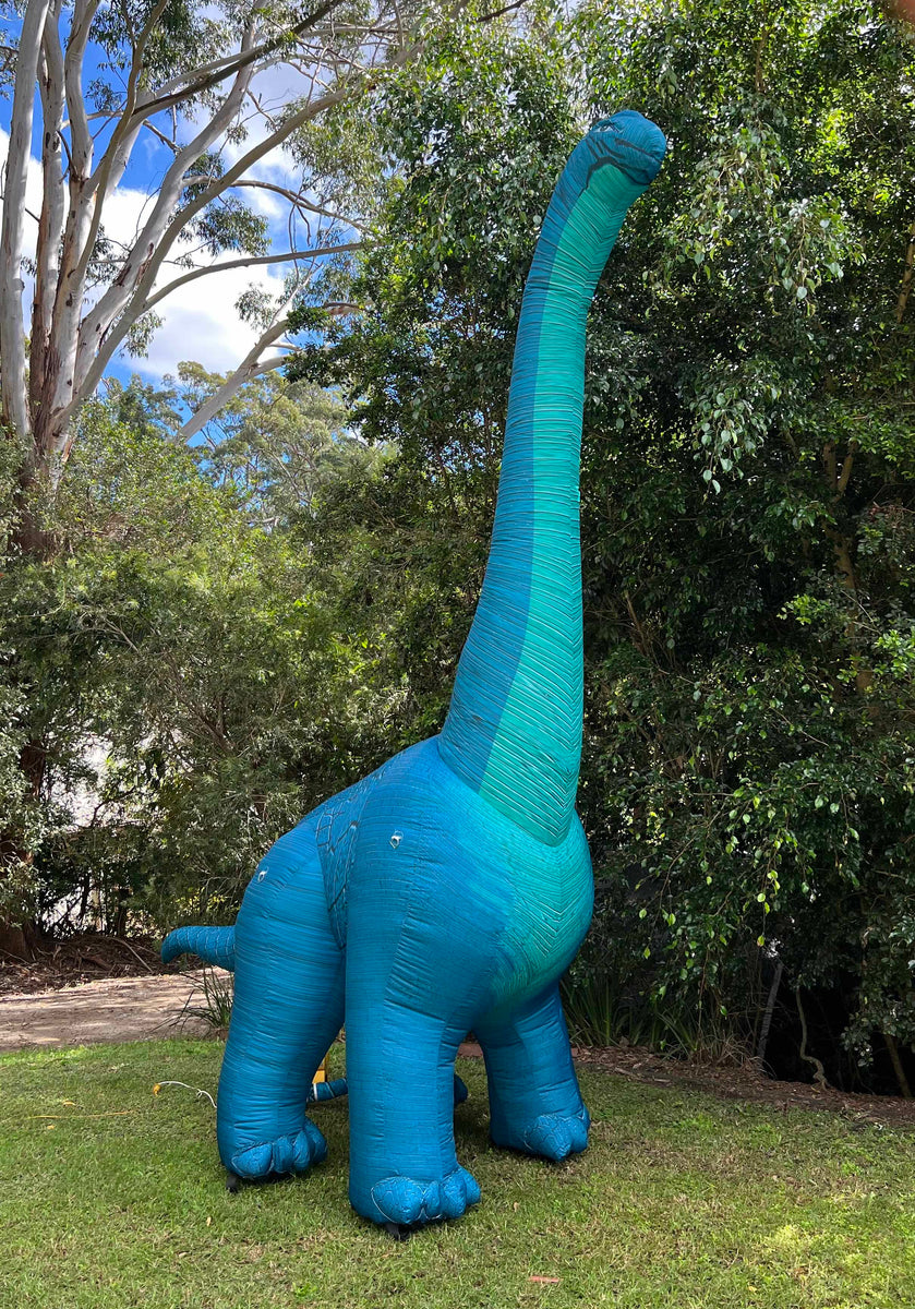 Huge inflatable dinosaur – Tiny Science Lab
