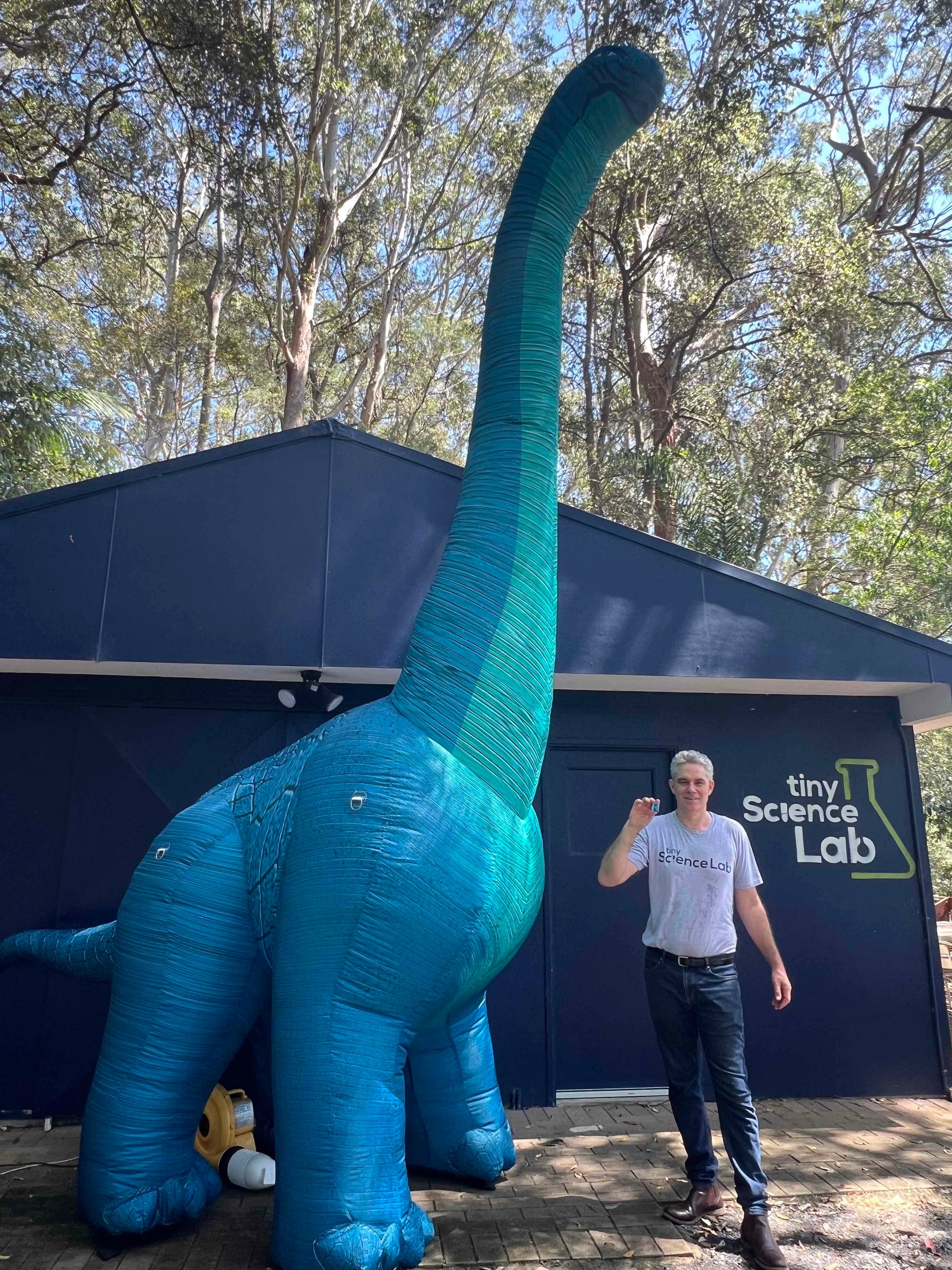 Huge inflatable dinosaur Brachiosaurus 5 metres tall – Tiny Science Lab